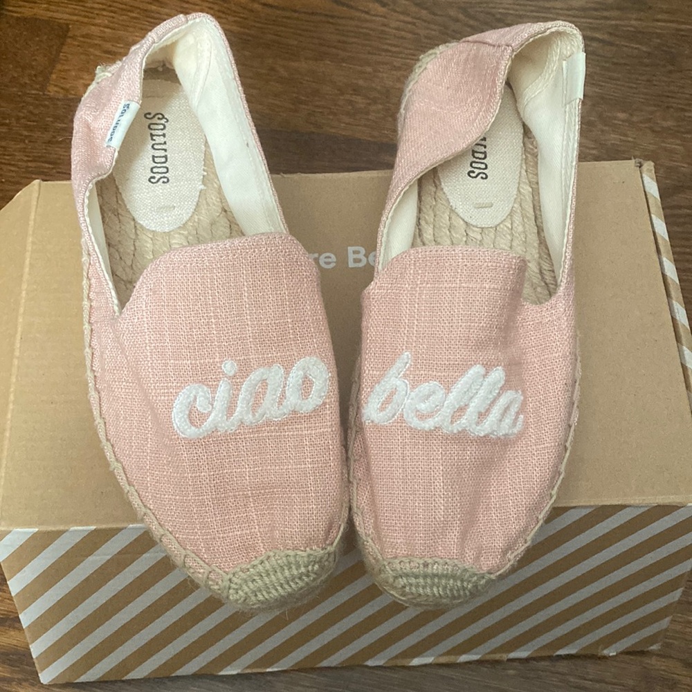 Like New in box - Soludos Ciao Bella Pink Espadrilles size 5.5
